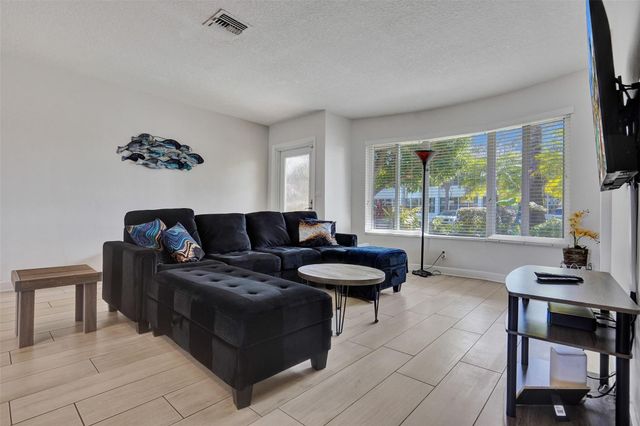 2265 SE 12th Street, Pompano Beach, FL 33062