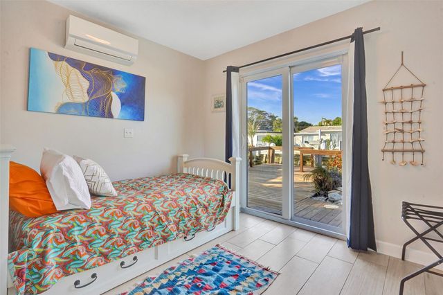 2265 SE 12th Street, Pompano Beach, FL 33062