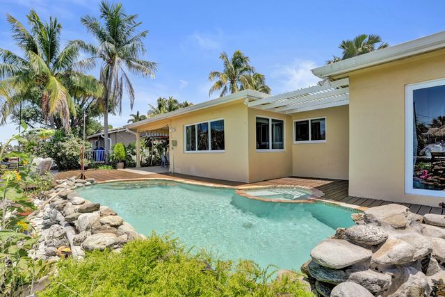 2265 SE 12th Street, Pompano Beach, FL 33062