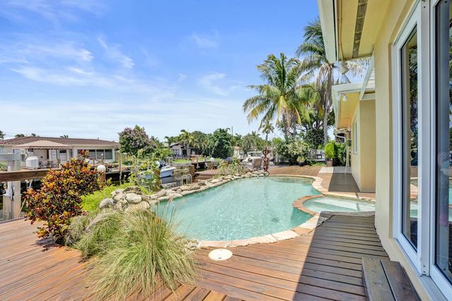 2265 SE 12th Street, Pompano Beach, FL 33062