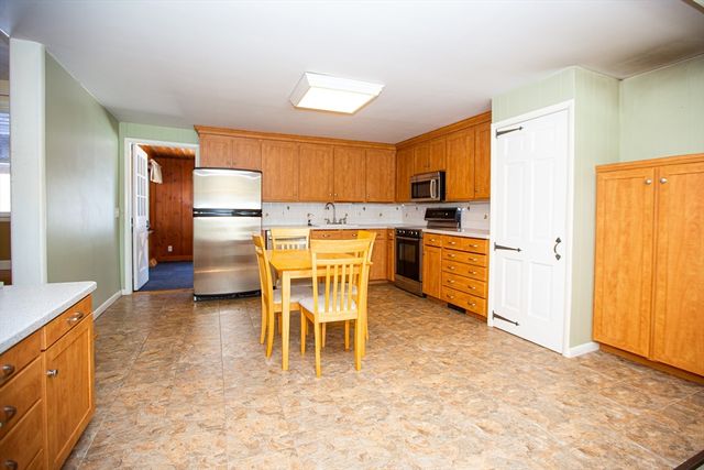 357 Tiffany St, Attleboro, MA 02703