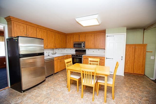 357 Tiffany St, Attleboro, MA 02703