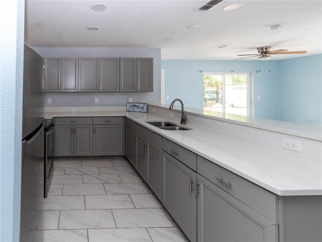 133 W PARK AVENUE A, Lake Wales, FL 33853