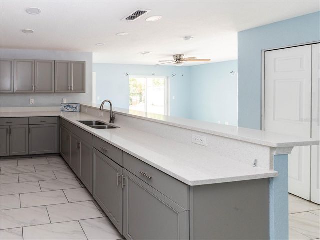 133 W PARK AVENUE A, Lake Wales, FL 33853