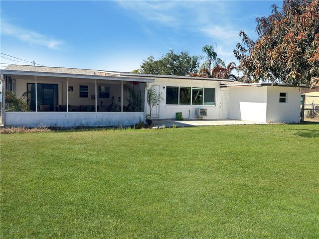 1612 S 28th Street, Fort Pierce, FL 34947