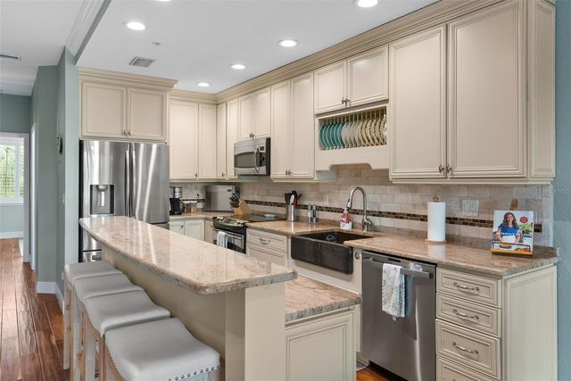 112 BRENT CIRCLE, Oldsmar, FL 34677