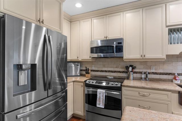 112 BRENT CIRCLE, Oldsmar, FL 34677