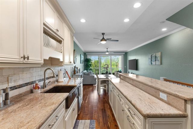 112 BRENT CIRCLE, Oldsmar, FL 34677