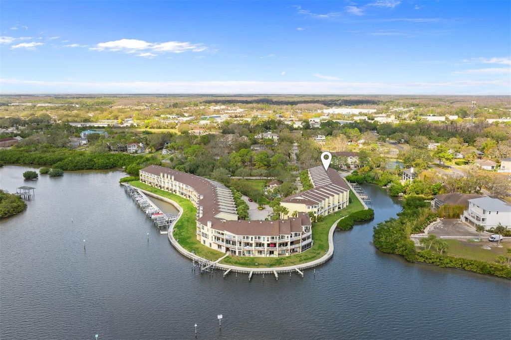 112 BRENT CIRCLE, Oldsmar, FL 34677