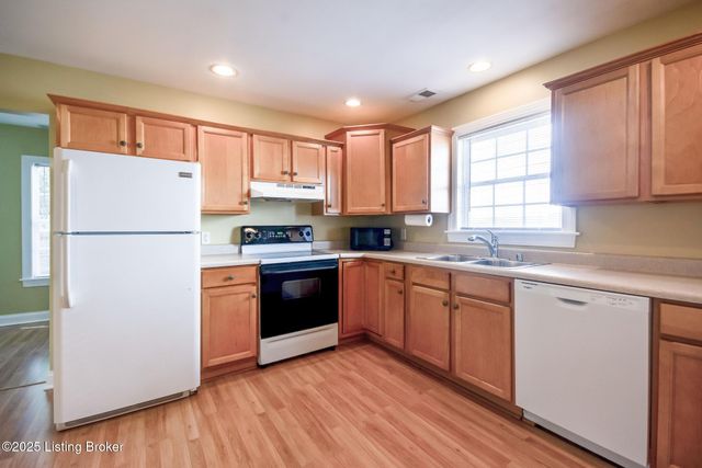 506 Warnock St, Louisville, KY 40217