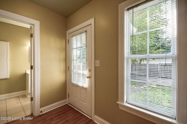 506 Warnock St, Louisville, KY 40217