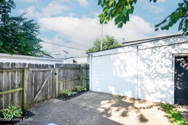 506 Warnock St, Louisville, KY 40217