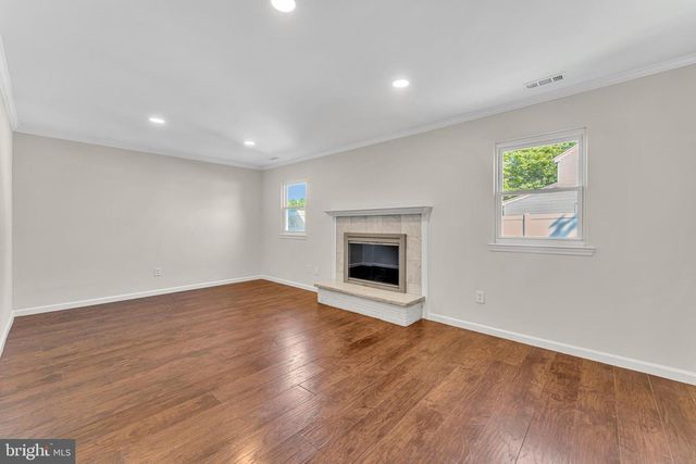 101 MALVERN CT, Mount Laurel, NJ 08054