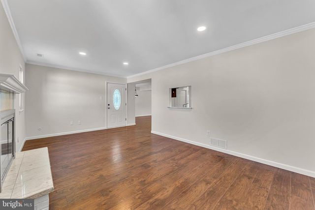 101 MALVERN CT, Mount Laurel, NJ 08054