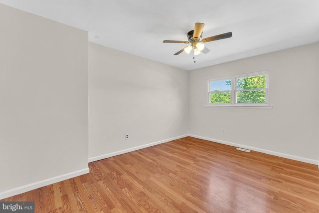 101 MALVERN CT, Mount Laurel, NJ 08054