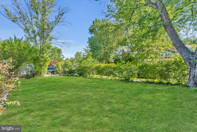 101 MALVERN CT, Mount Laurel, NJ 08054