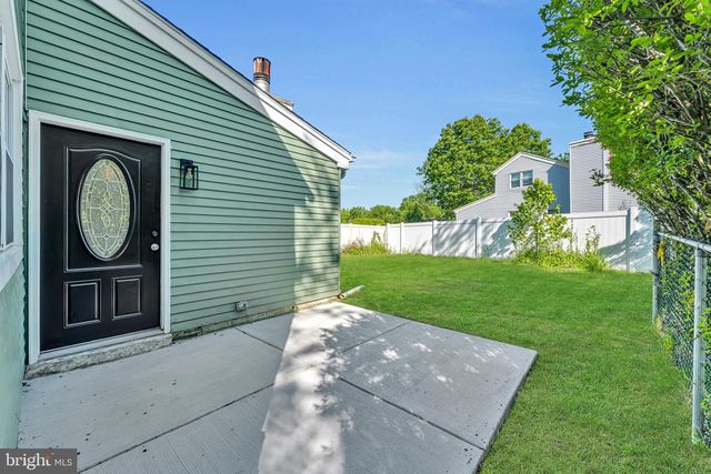 101 MALVERN CT, Mount Laurel, NJ 08054
