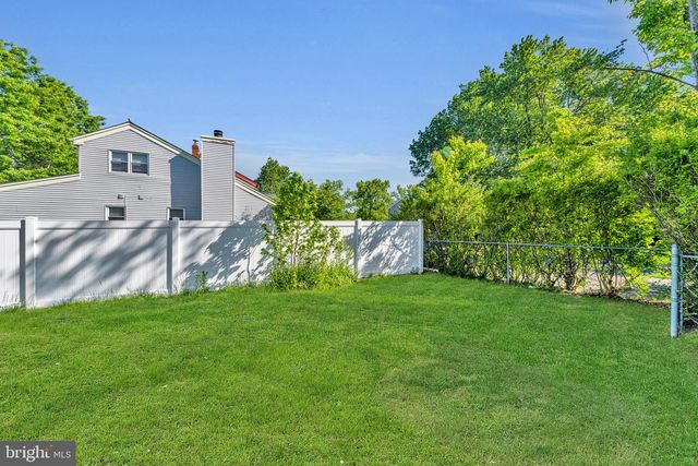 101 MALVERN CT, Mount Laurel, NJ 08054
