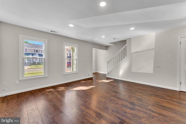 101 MALVERN CT, Mount Laurel, NJ 08054