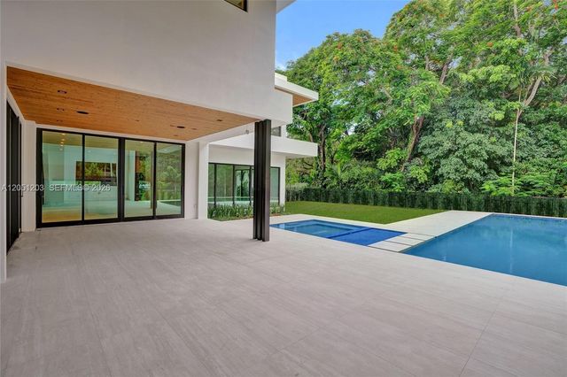 4640 Sunset Drive, Miami, FL 33143