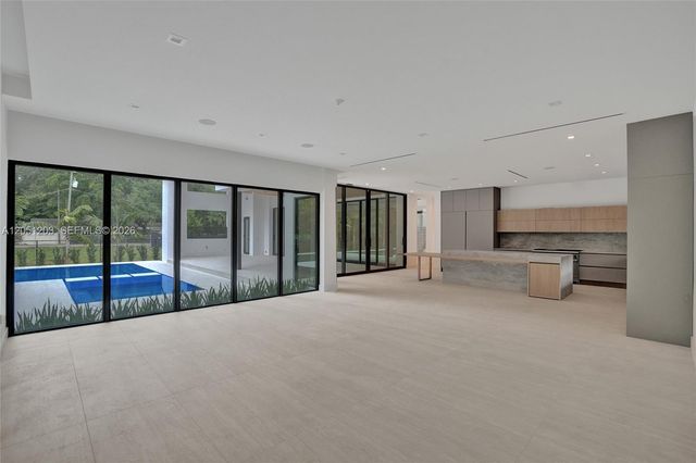 4640 Sunset Drive, Miami, FL 33143