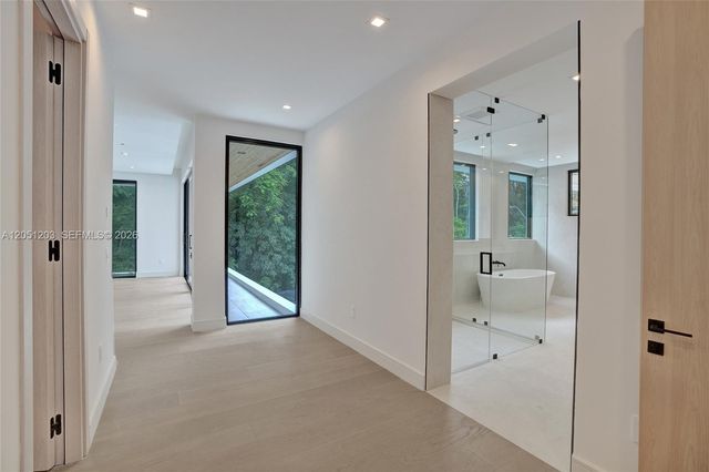 4640 Sunset Drive, Miami, FL 33143