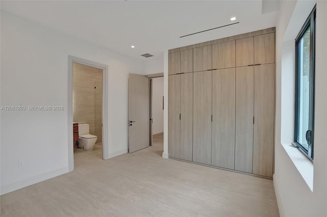 4640 Sunset Drive, Miami, FL 33143