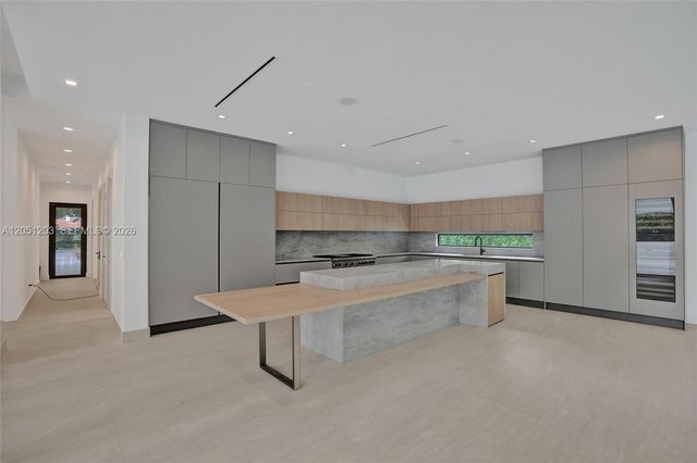 4640 Sunset Drive, Miami, FL 33143