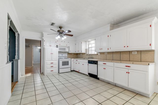 402 Baseline Road, Krugerville, TX 76227