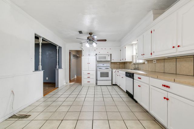 402 Baseline Road, Krugerville, TX 76227