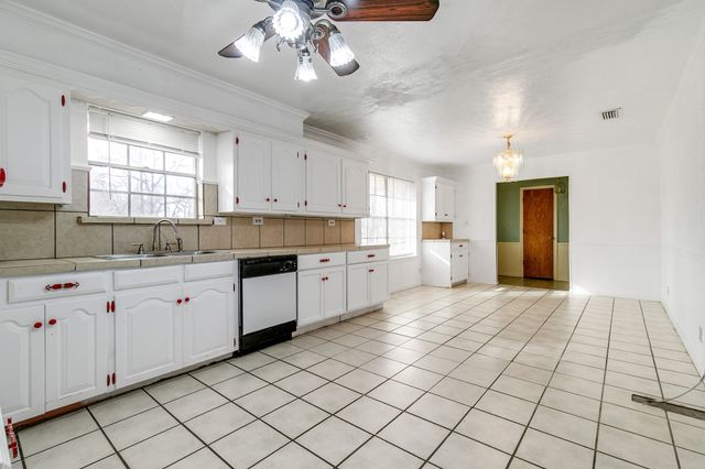402 Baseline Road, Krugerville, TX 76227