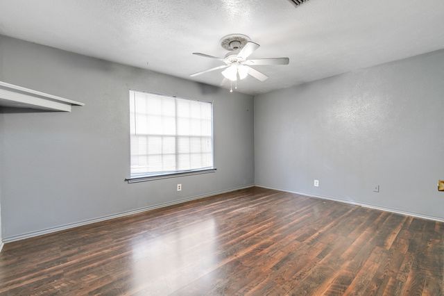 402 Baseline Road, Krugerville, TX 76227