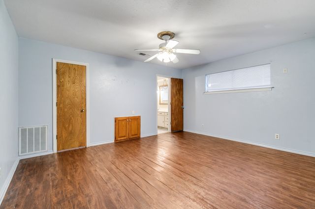 402 Baseline Road, Krugerville, TX 76227
