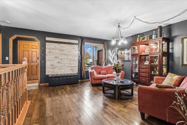 410 Sundown Drive, Avon, MN 56310