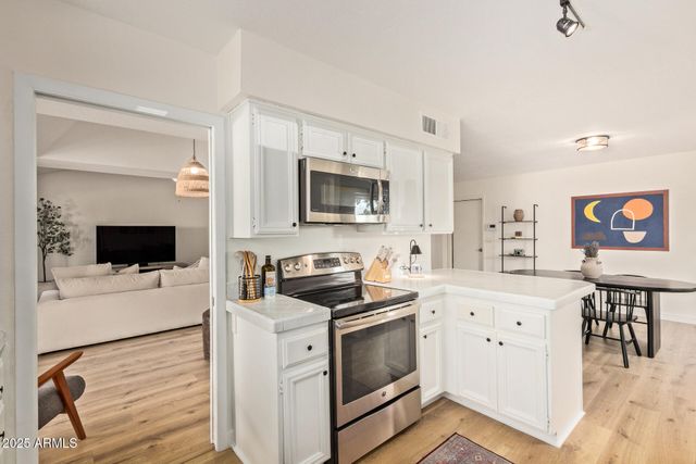 6722 E GRANDVIEW Drive, Scottsdale, AZ 85254