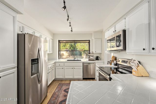 6722 E GRANDVIEW Drive, Scottsdale, AZ 85254