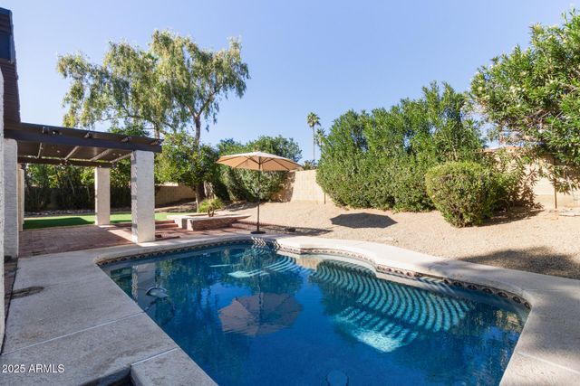 6722 E GRANDVIEW Drive, Scottsdale, AZ 85254