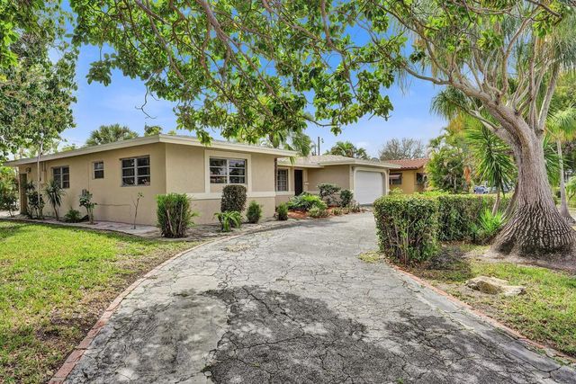 1004 SE 11th Street, Deerfield Beach, FL 33441