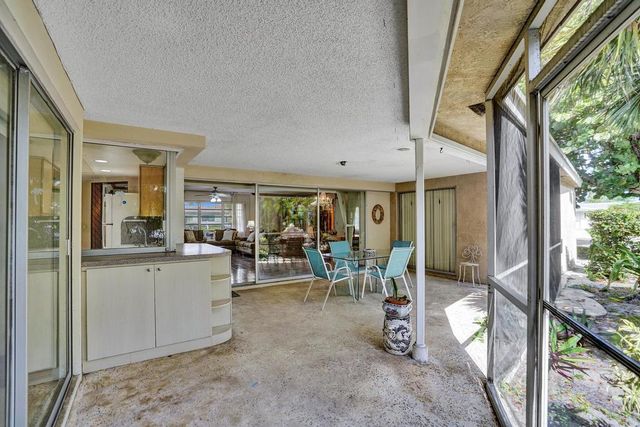 1004 SE 11th Street, Deerfield Beach, FL 33441