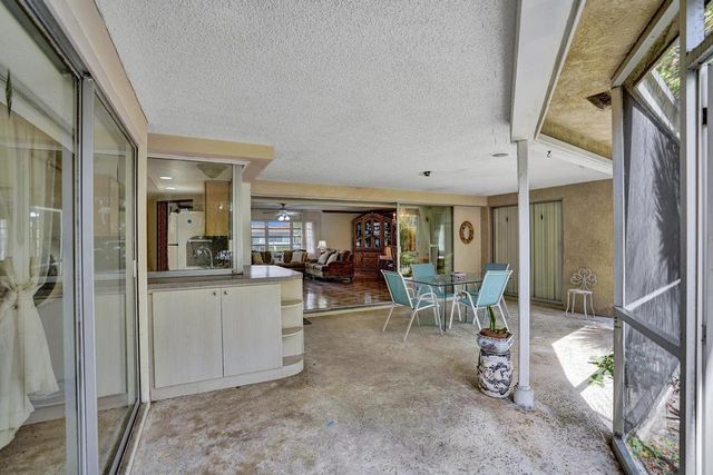 1004 SE 11th Street, Deerfield Beach, FL 33441