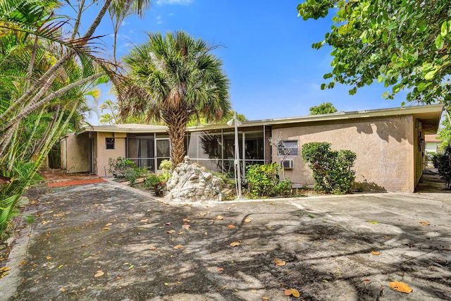 1004 SE 11th Street, Deerfield Beach, FL 33441