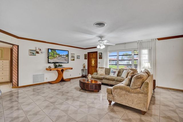 1004 SE 11th Street, Deerfield Beach, FL 33441