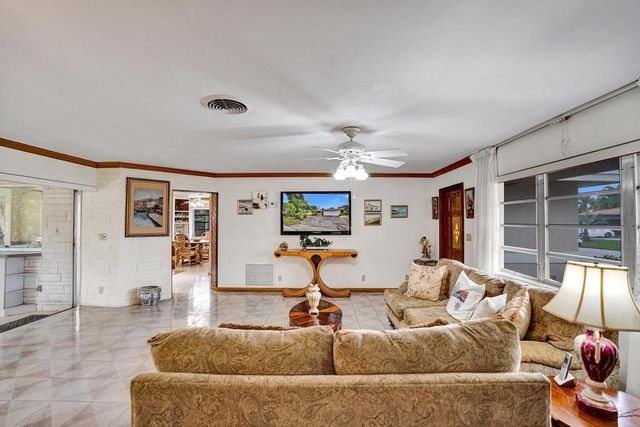 1004 SE 11th Street, Deerfield Beach, FL 33441