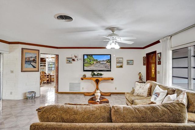 1004 SE 11th Street, Deerfield Beach, FL 33441