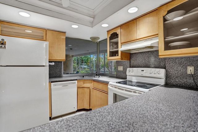 1004 SE 11th Street, Deerfield Beach, FL 33441