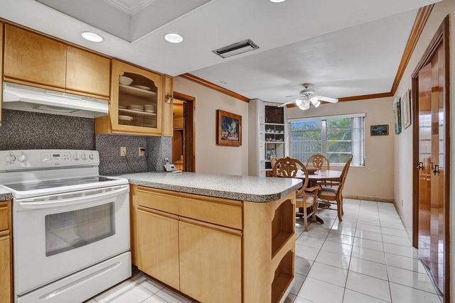 1004 SE 11th Street, Deerfield Beach, FL 33441