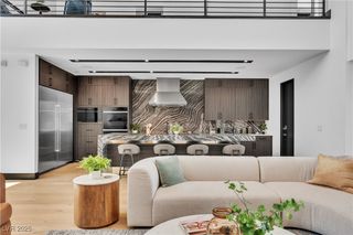 16 Canyon Shores Place, Henderson, NV 89011