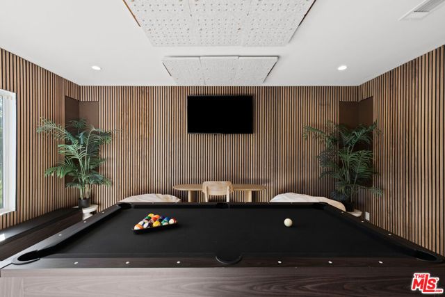 19833 Bassett Street, Winnetka (los Angeles), CA 91306