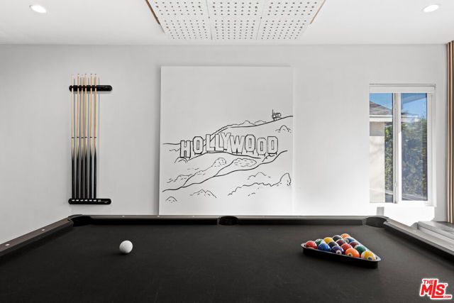 19833 Bassett Street, Winnetka (los Angeles), CA 91306