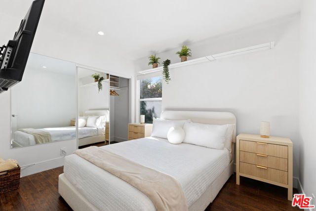 19833 Bassett Street, Winnetka (los Angeles), CA 91306